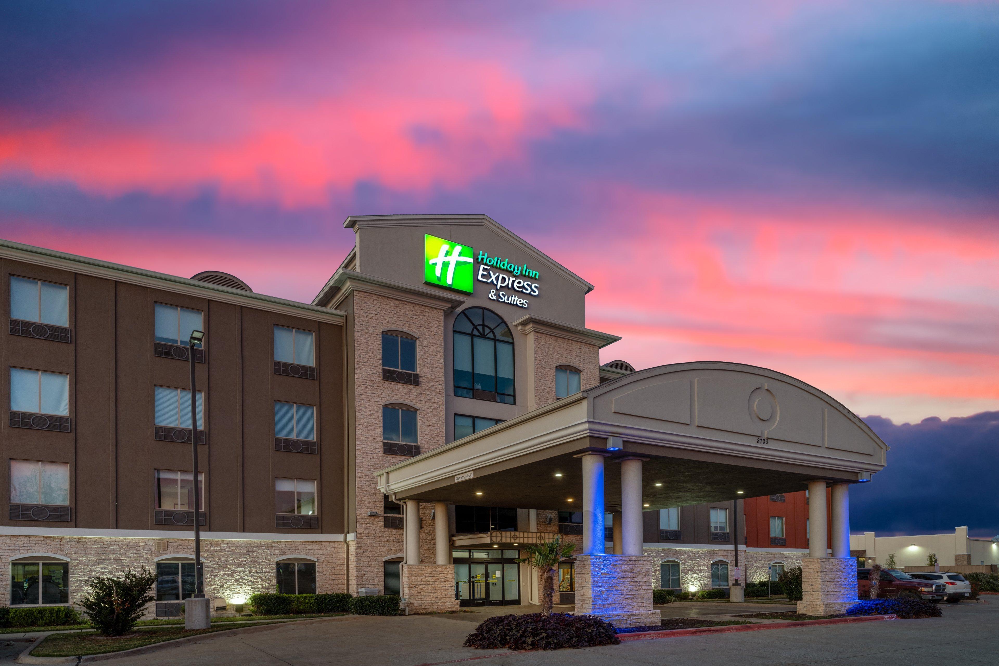 Holiday Inn Express & Suites Dallas East - Fair Park By Ihg Exterior photo