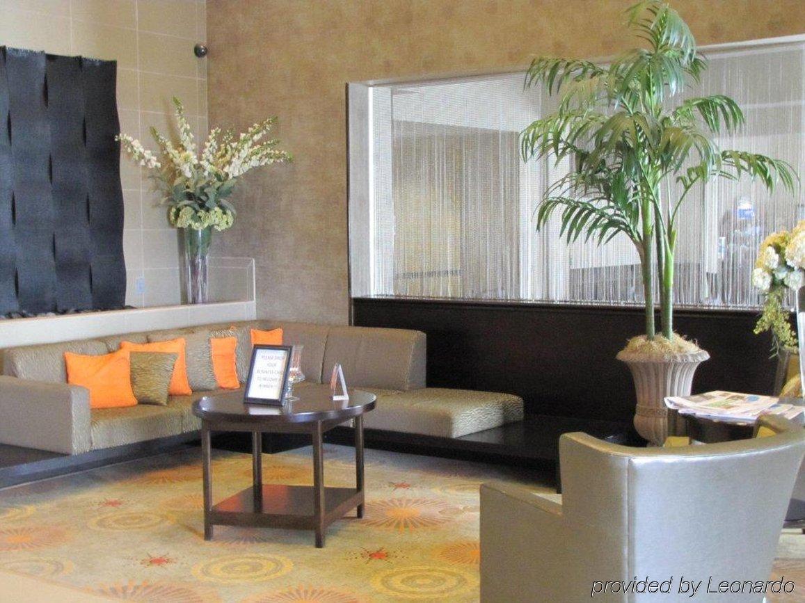 Holiday Inn Express & Suites Dallas East - Fair Park By Ihg Exterior photo
