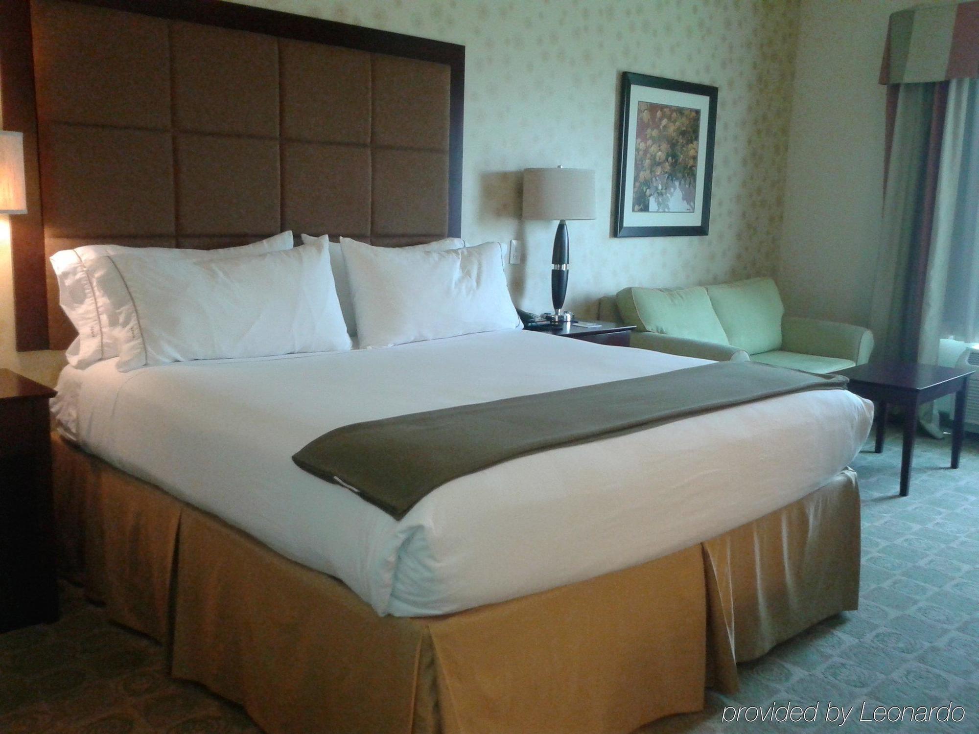 Holiday Inn Express & Suites Dallas East - Fair Park By Ihg Exterior photo